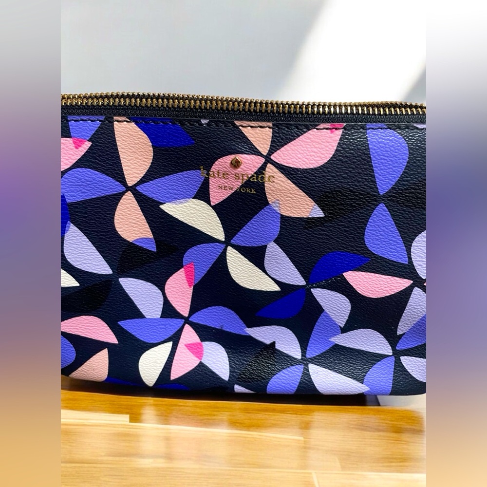 Kate Spade 1st edition blue purple floral pattern crossbody host pick 🎊🎊🎉🎉🎉